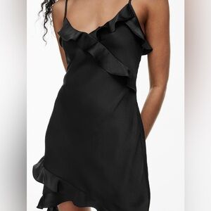 Wilfred Botanical Satin Dress
Mini satin slip dress